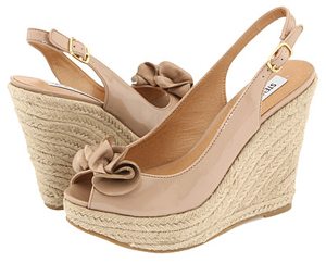 Shoes for thick calves