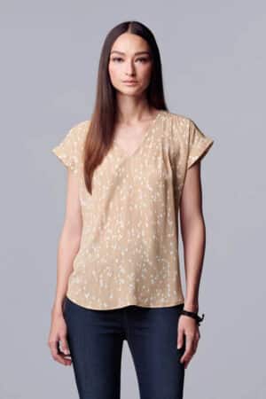 Simply Vera Vera Wang Spring Collection: Past its Prime 7 Model wears patterned blouse by Simply Vera.