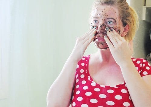 DIY Face Scrub Recipe: Coffee, Baking Soda & Honey 5 Apply to Clean Face