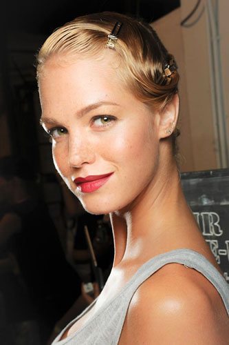 Flashback Fashion — How to: The 1920s Mod Hairstyle 1 Make Two Distinct Sections