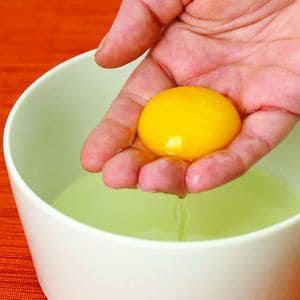 Easy, Quick, All-Natural DIY Facial Recipes 5 Egg Yolk