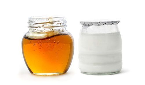 Easy, Quick, All-Natural DIY Facial Recipes 6 Honey and Yogurt