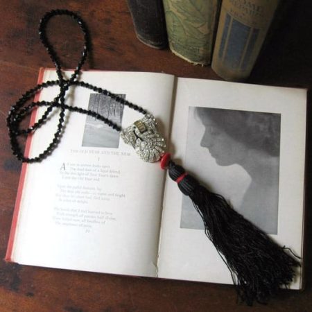 Get Your Great Gatsby On: 1920s Glam Fashion 4 Tassel necklace