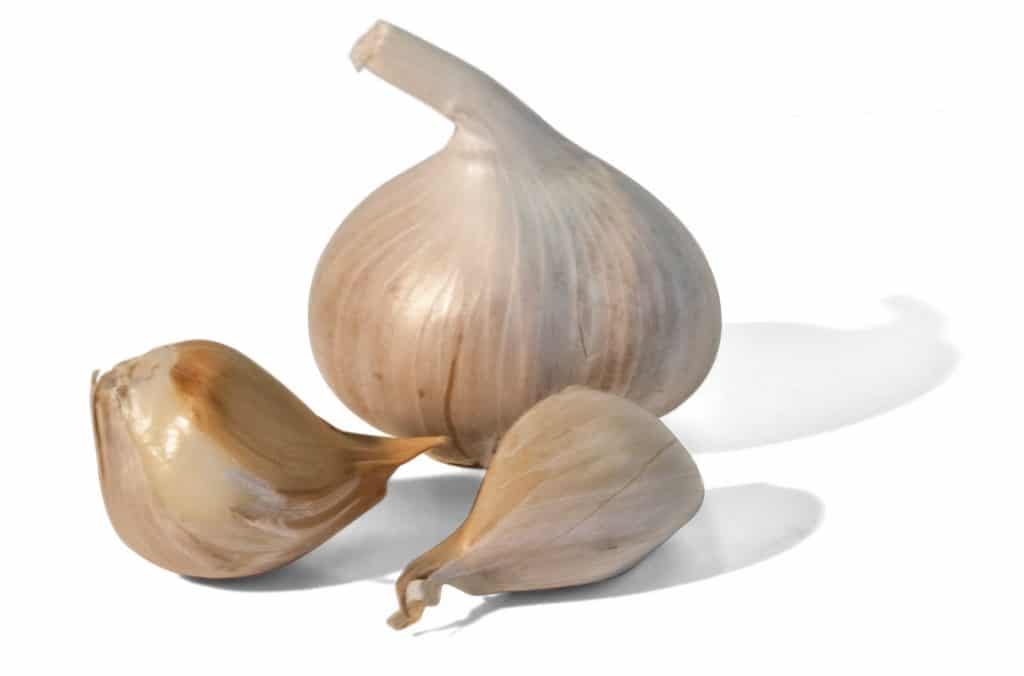 Can These Foods Clear Up Your Skin? 4 garlic