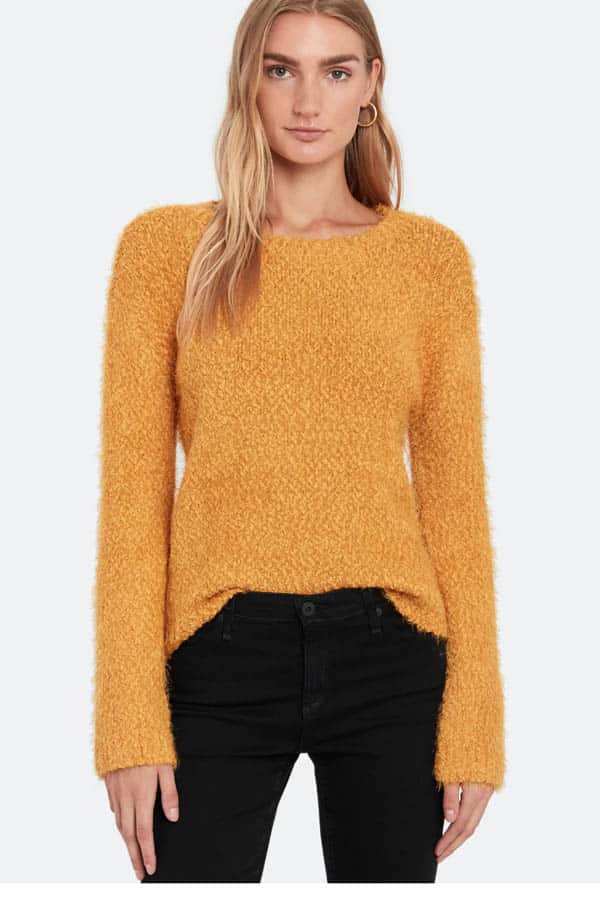 How to Put Together a Minimalist Wardrobe 2 Yellow sweater from BB Dakota