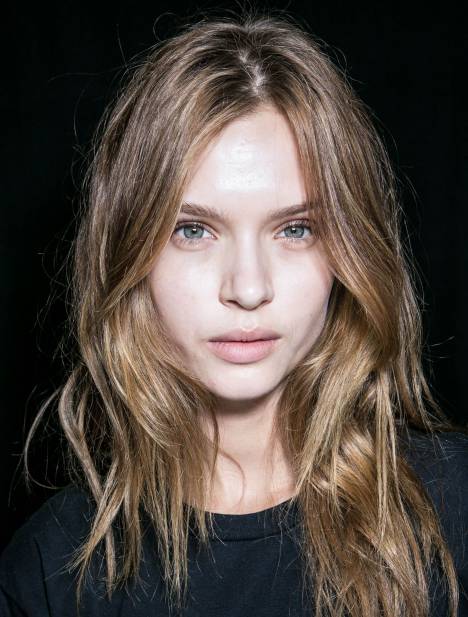 hair trends - long, wavy hair style
