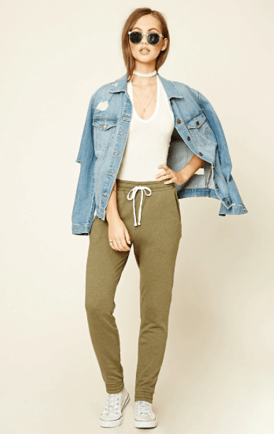 How to Wear Joggers Like a Fashionista (The Golden Rules) 2 how to wear joggers - casual joggers from Forever21