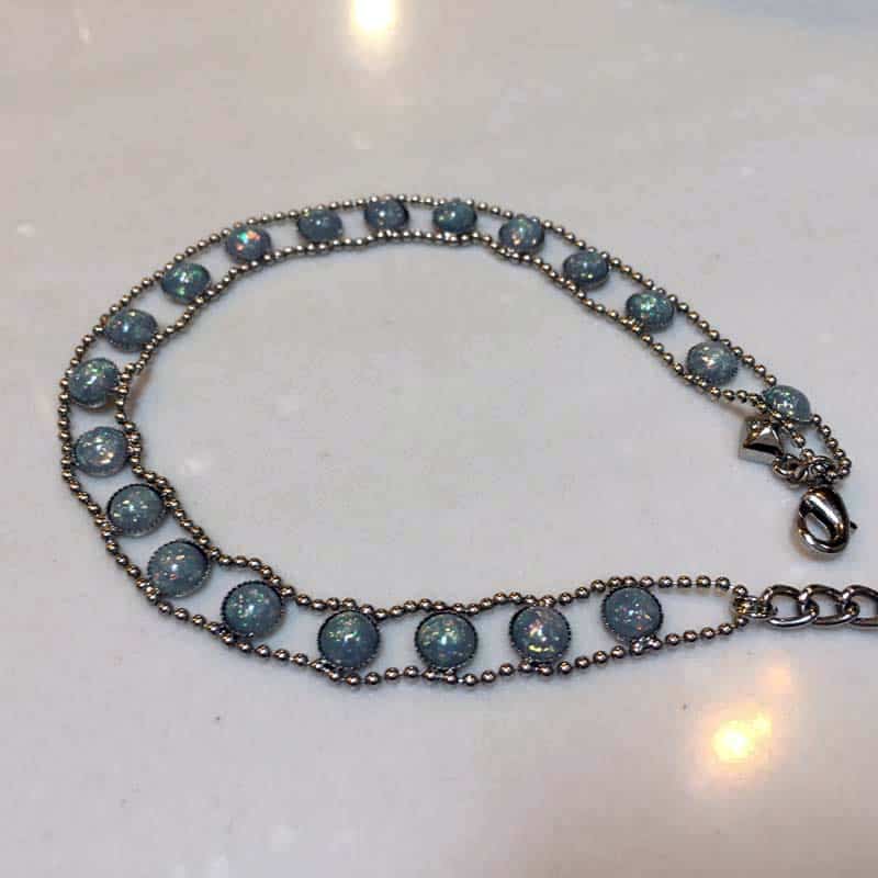 Mothers Day Jewelry Gifts - Mom can wear a choker! Just choose a grown-up version that incorporates a nice stone and metal chain.
