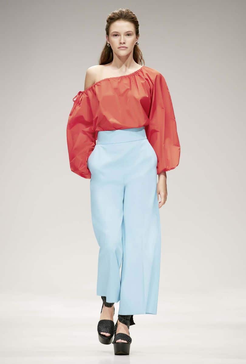 Summer fabrics trends: woman wearing cotton khaki