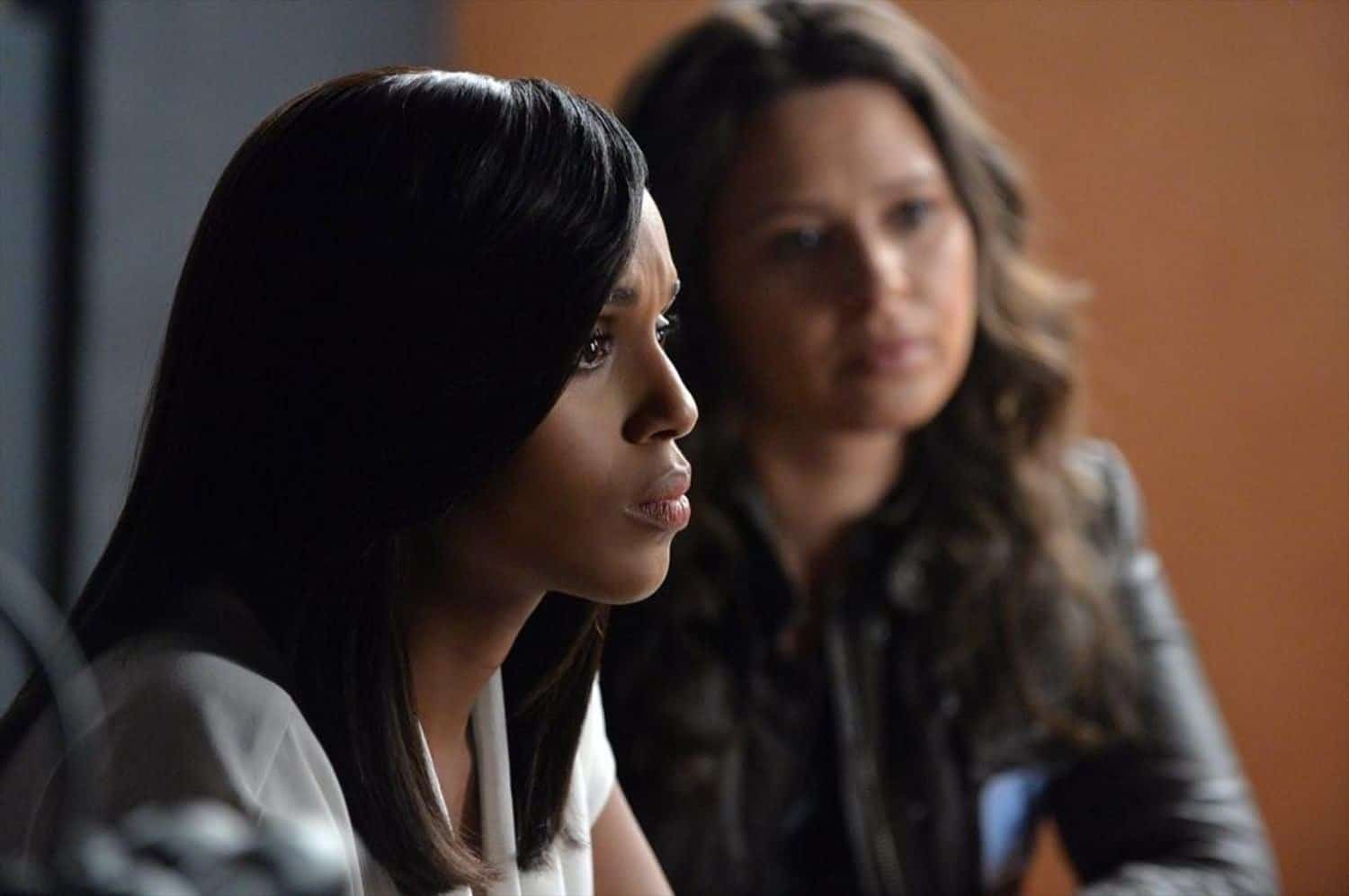 Liv from Scandal with a neutral beauty look