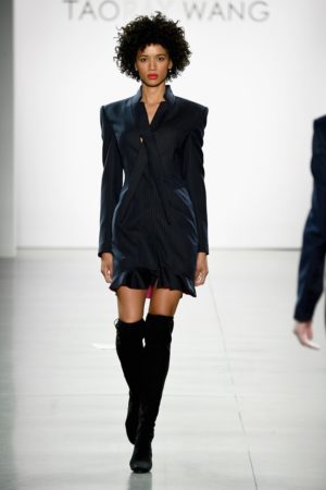 5 style lessons from the taoray wang fall/Winter '18 collection 4 Runway model wearing navy blue suit