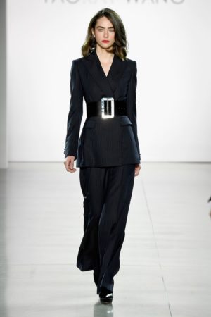 5 style lessons from the taoray wang fall/Winter '18 collection 1 Dark suit with wide belt by Taoray Wang