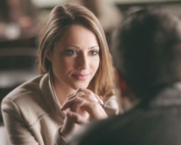 Woman and man on first date