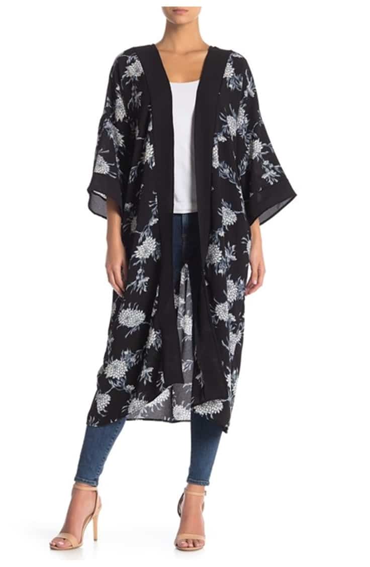 How to wear a kimono 1 Dark floral kimono