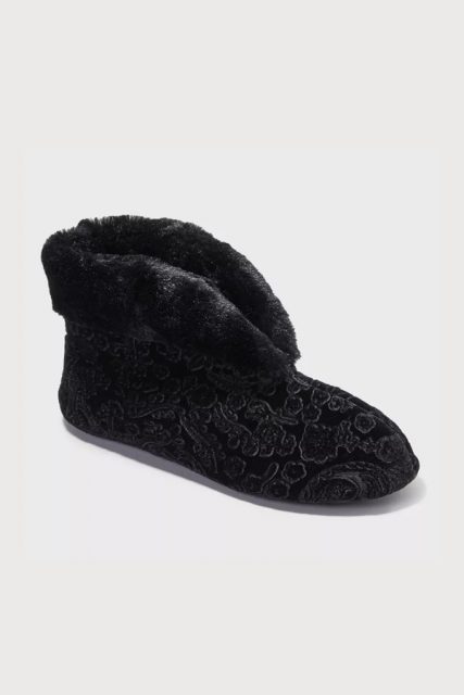 9 Chic Slippers to Gift a Fashionista â¢ Budget Fashionista
