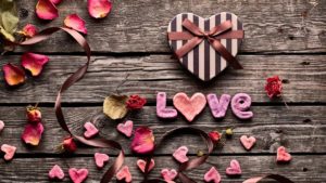 Valentine’s Day Gifts for Her: 10 Fabulous, Budget-Friendly Gift Ideas to Make Her Smile