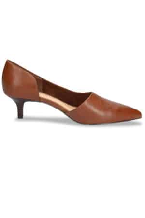 How Many shoes do you need? 3 accessories 2