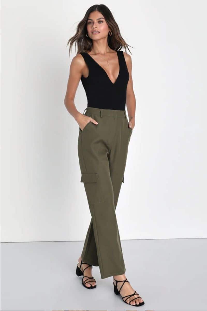 Fall Clothing Checklist: 9 Trendy Pieces You Need 6 Model wears straight-leg cargo pants from Lulus.