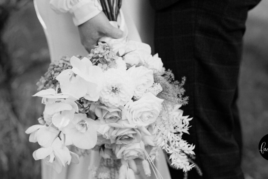 Close up of wedding flowers in black-and-white